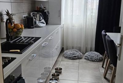 Apartament cu 4 camere decomandat în Central - 3