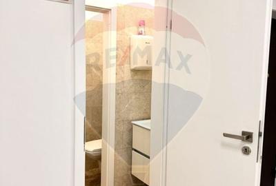 Spațiu comercial, de 100 mp, în P-ța Victoriei - 8