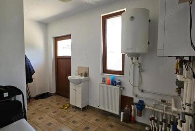 Casă cu 4 camere în Central - 2