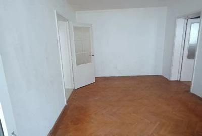 De vanzare apartament cu 2 camere semidecomandat Sinaia - 8