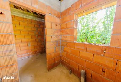 Casă cu 4 camere în Ocoliș - 8