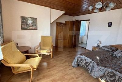 Casă cu 7 camere cu Teren 8900 Mp în Central - 15