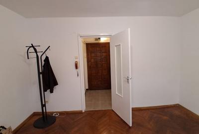 Piata Victoriei metrou ,Iancu de Hunedoara et.1/8,DECOMANDATA,Vedere stradal - 3