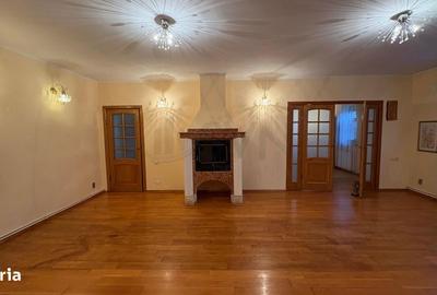 Casă cu 9 camere cu Teren 1461 Mp în Snagov