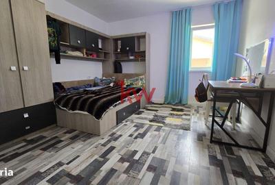 Casă cu 5 camere cu Teren 1200 Mp în Românești - 4