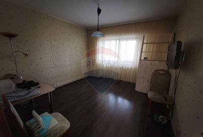 Apartament cu 2 camere de vanzare in zona 1 Mai - 5