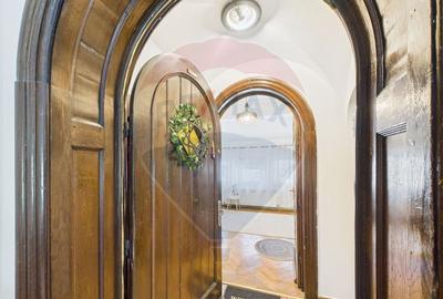 Apartament 4 camere + terasa de vanzare in zona Stirbei Voda