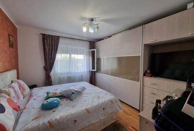 Apartament cu 4 camere decomandat, mobilat în Nord