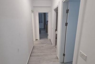 Apartament cu 2 camere decomandat, mobilat în Tractorul - 4