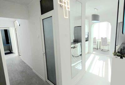 Apartament cu 3 camere decomandat în Micălaca - 1