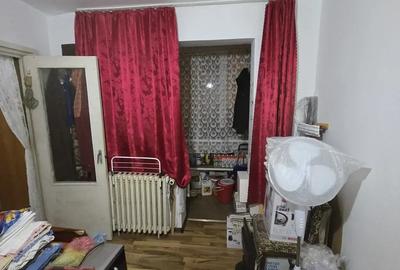 Apartament cu 3 camere semidecomandat în Micro III - 6