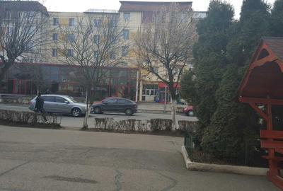 Spațiu comercial, în Central - 3