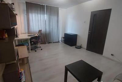 Apartament cu 2 camere decomandat în Titan - 7
