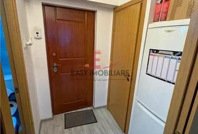 Apartament,etaj 1,Cornisa,peste drum de Spitalul Judetean si UMF,40mp,izolat,Tar