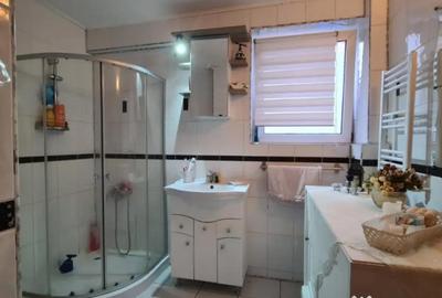 Casă cu 7 camere cu Teren 300 Mp în Mihai Bravu - 8