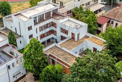 Spațiu comercial, de 1,022 mp, în Central - 7