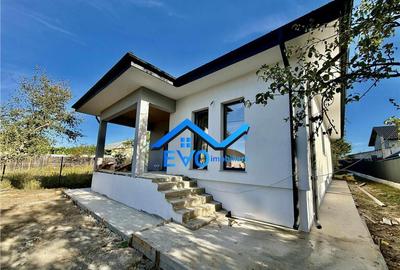 Casă cu 3 camere cu Teren 550 Mp în Miroslava