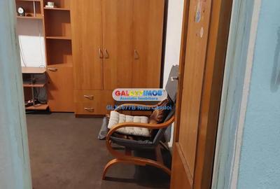 Apartament cu 3 camere decomandat în Rahova - 2