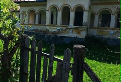 Casă cu 3 camere în Central - 1