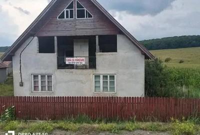 Casă cu 3 camere cu Teren 6000 Mp în Lunca