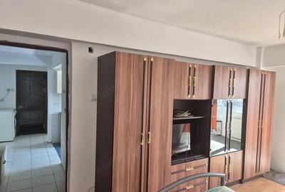 Apartament cu 2 camere decomandat în Micro IV - 5