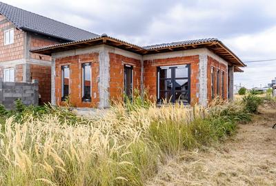 Casă nefinisata la sol in Fântânele, cartier nou Comsion 0 - 3