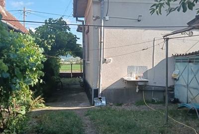 Casă cu 3 camere în Unirea - 2