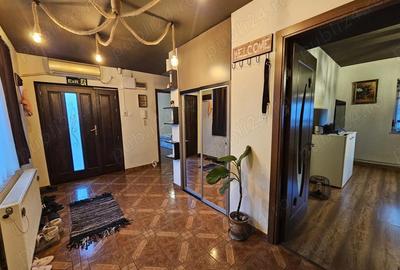 Casă cu 4 camere cu Teren 214 Mp în Central