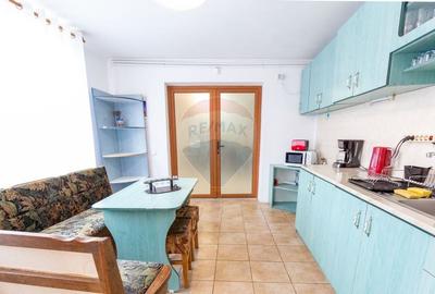 Casa cu 5 dormitoare, foisor, sauna, beci,pod garaj si gradina - 17