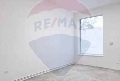 Spațiu comercial, de 37 mp, în Eroii Revoluției - 3