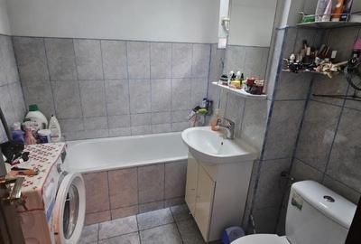Apartament cu 3 camere decomandat în Calea București - 8