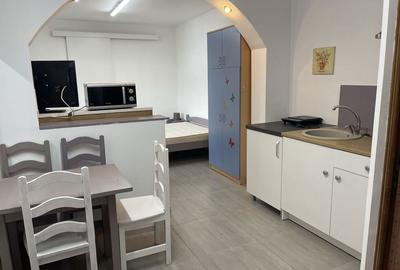 Casă cu 4 camere în Central