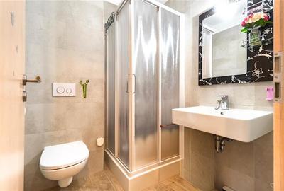 Apartament cu 3 camere decomandat, mobilat în Tractorul - 10