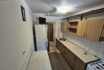 Ozana, 1D ecembrie 1918, 5 min. metrou, apartament 2 camere - 4