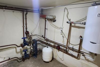 Casă individuală cu 4 camere cu Canalizare în CET - 18