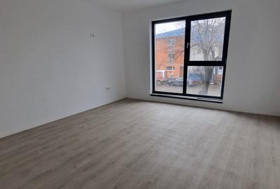 Apartament cu 2 camere decomandat în Giurgiului - 2