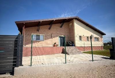 Casă individuală cu 4 camere cu Teren 1014 Mp în Smeura - 1