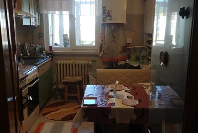 Apartament cu 3 camere decomandat în Central - 1