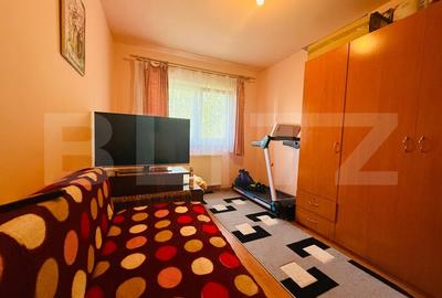 Apartament cu 4 camere semidecomandat, mobilat în Tractorul - 8