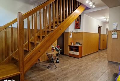 Casă cu 4 camere în Central - 2