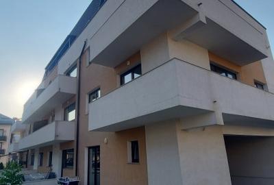 Apartament cu 2 camere decomandat, mobilat în Tractorul