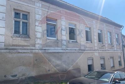 Casa cu 3 camere de vanzare in zona centrala comison 0% - 1