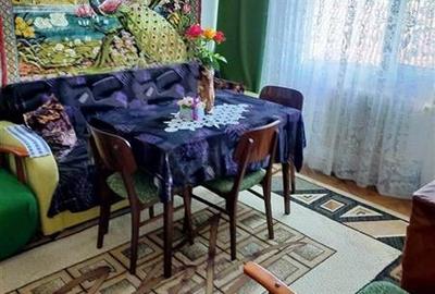 Apartament cu 3 camere semidecomandat în Vest