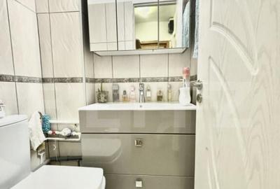 Apartament 3 camere, decomandat, et. 7/9, zona Gh. Lazar -I - 9