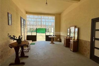 Casă cu 6 camere cu Teren 1727 Mp în Central - 2