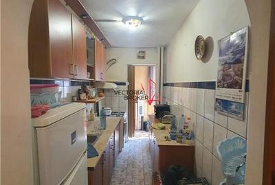 Apartament cu 2 camere semidecomandat în Titan - 3