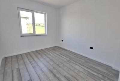 Casă individuală cu 4 camere cu Canalizare în Valea Adâncă - 8