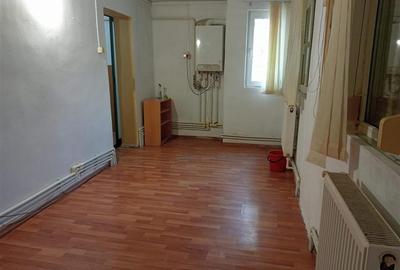 Apartament cu 2 camere decomandat în Calarași 4 - 3
