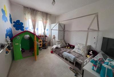 Apartament cu 4 camere decomandat în Central - 3