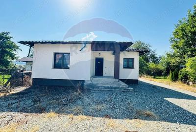 Casa / Vila cu 4 camere de vanzare - 17